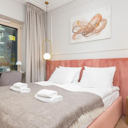Mennica Residence Apartments By Renters Prestige Warsawa Bagian luar foto