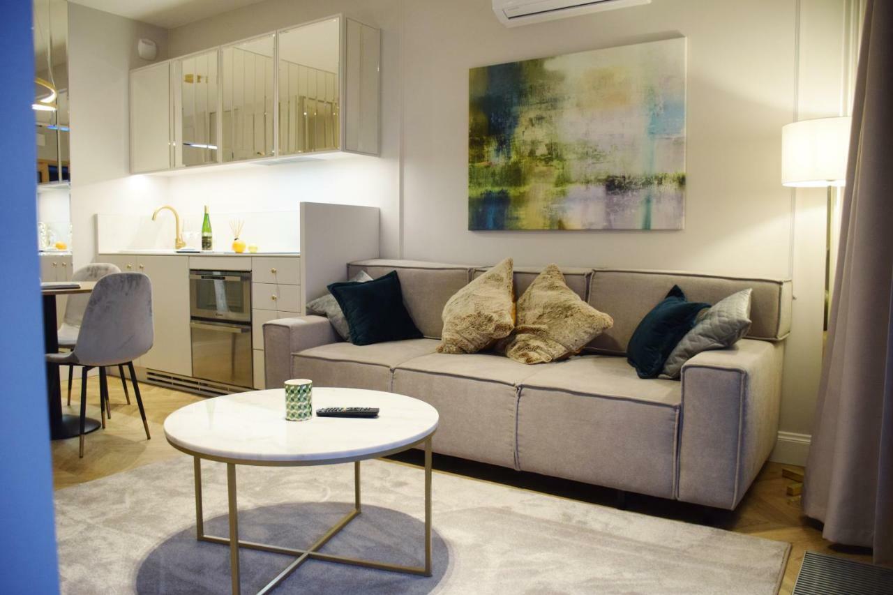 Mennica Residence Apartments By Renters Prestige Warsawa Bagian luar foto